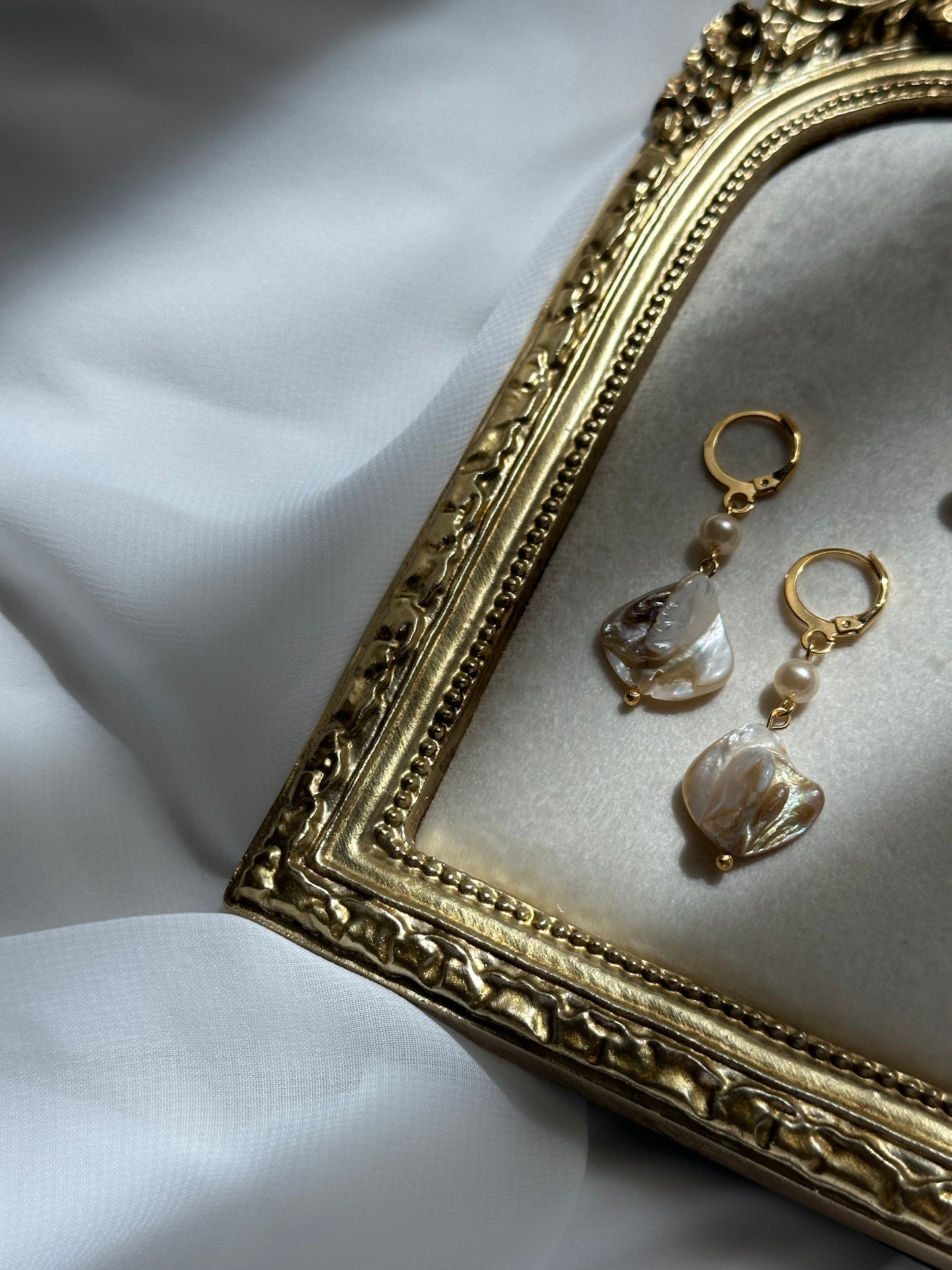 Lilibet Pearl Earrings