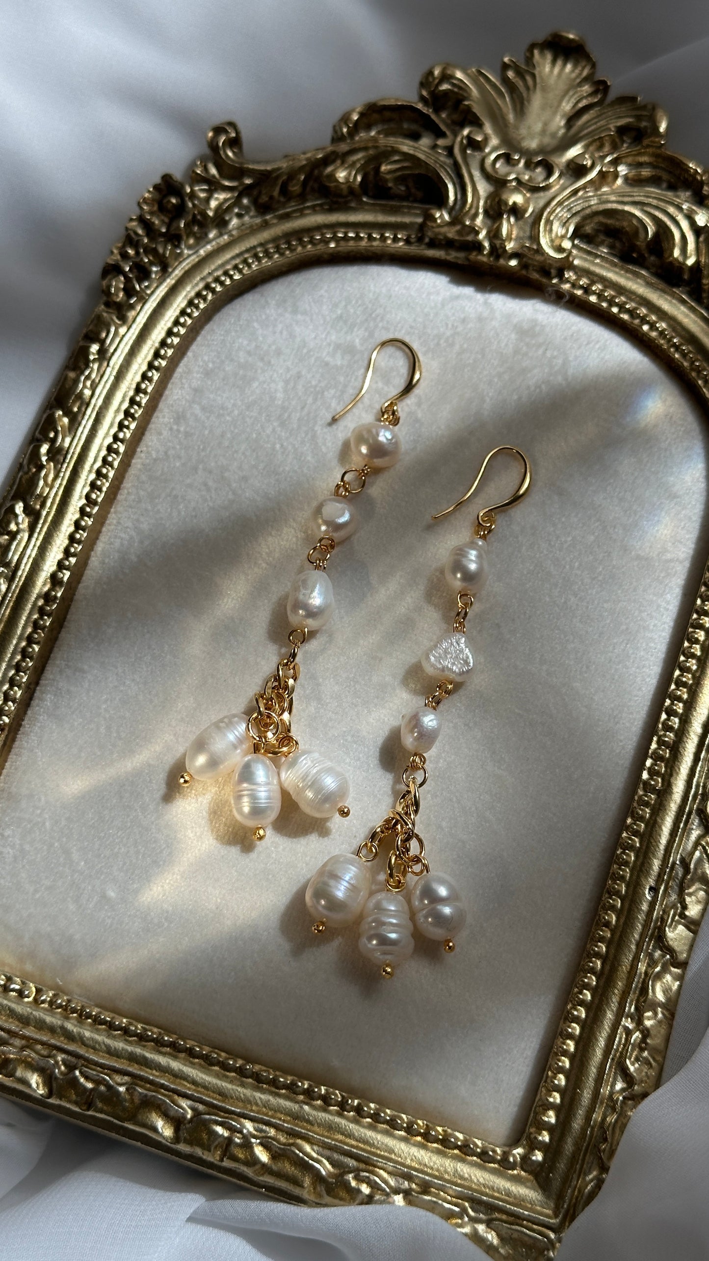 Alaia Droplet Pearl Earrings