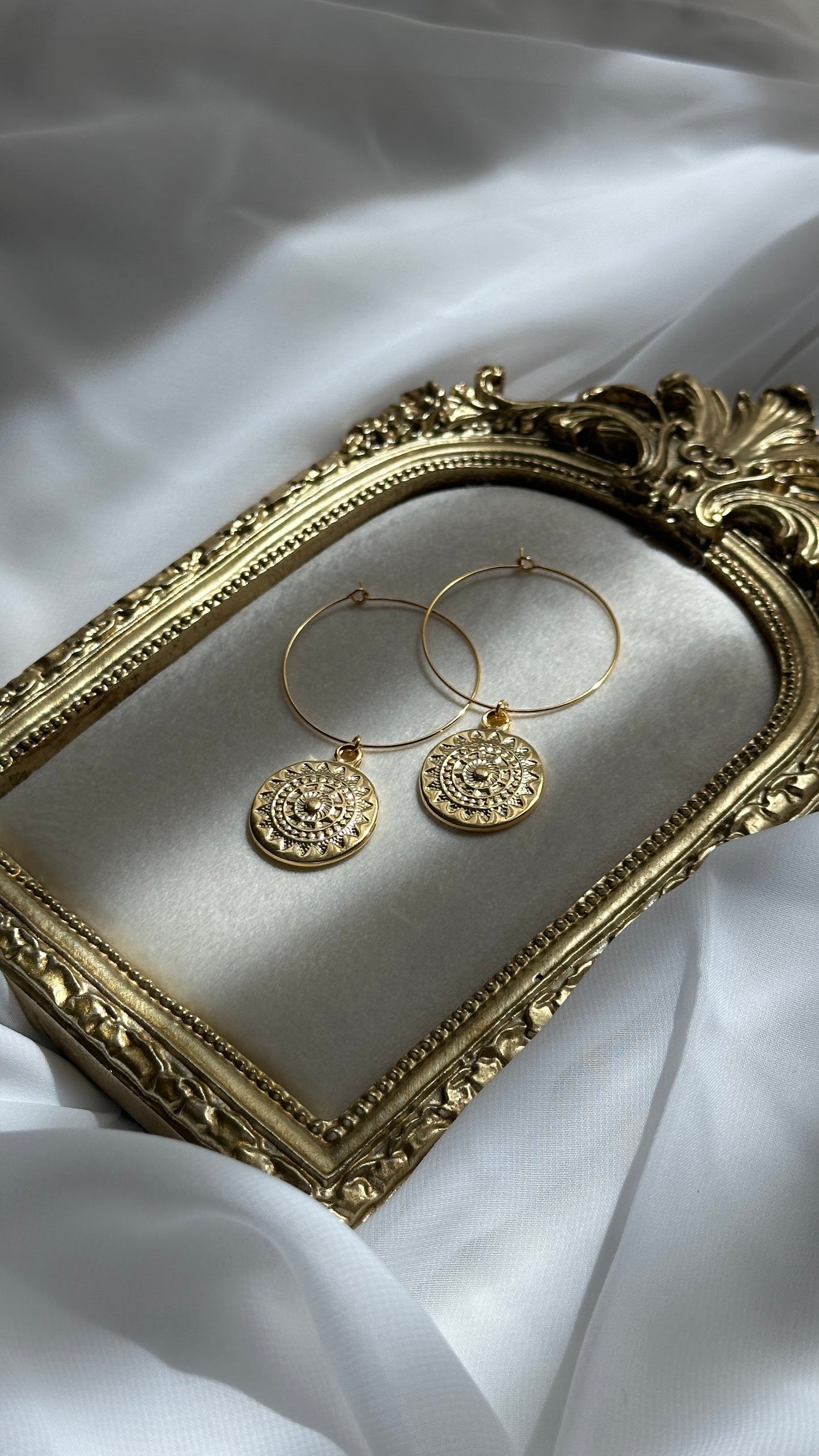 Soleil Hoops