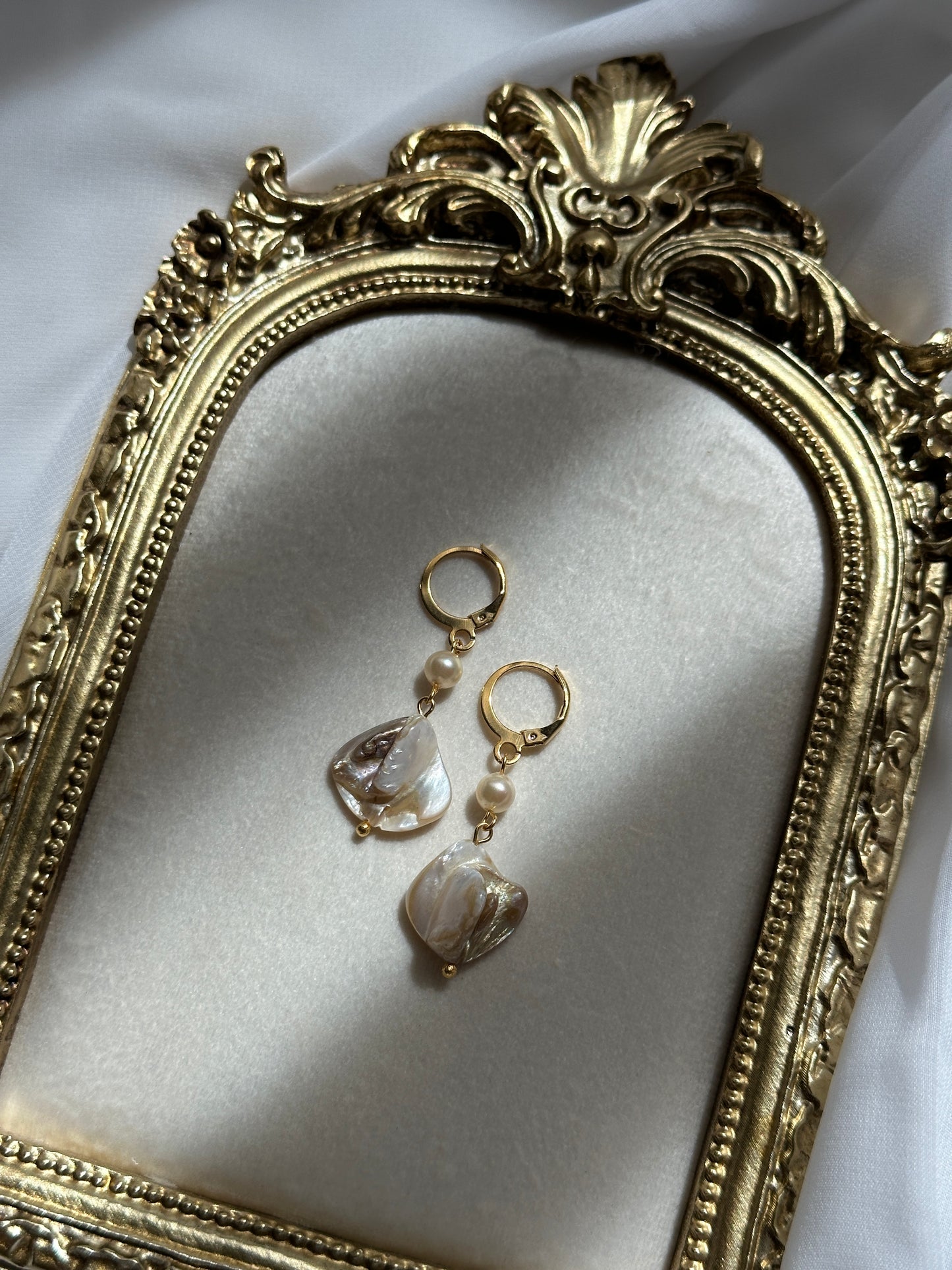 Lilibet Pearl Earrings