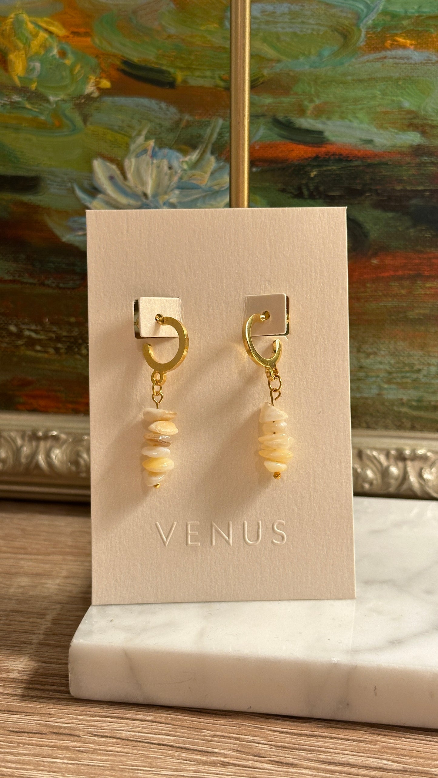 Ley white shell earrings