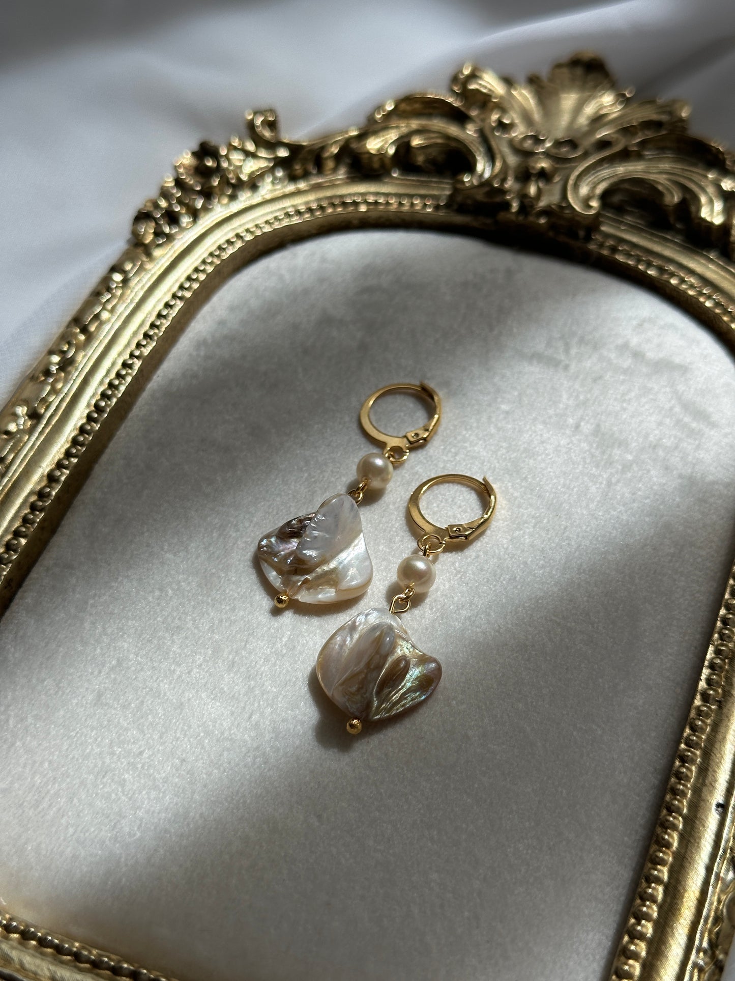 Lilibet Pearl Earrings