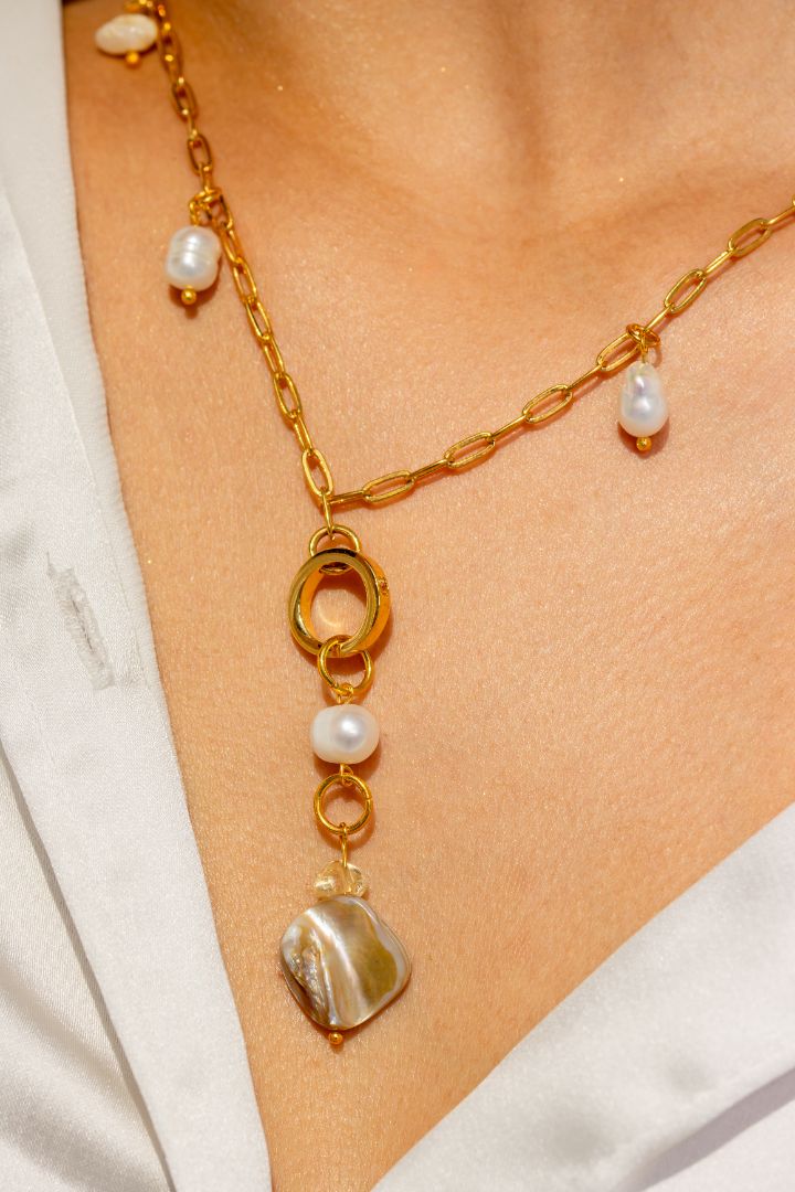 Anais Mother of Pearl Shell Necklace